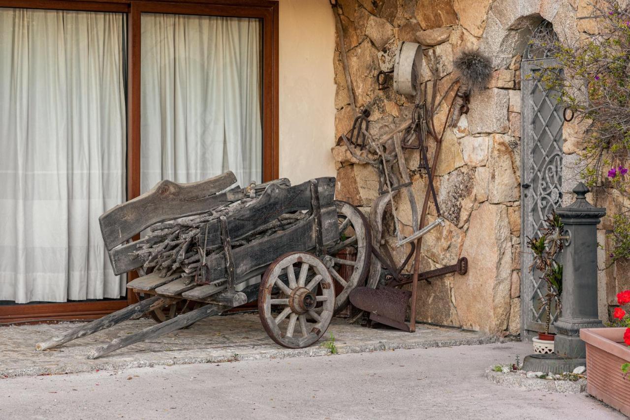Affittacamere S'Alzola Porto Rotondo Exteriör bild