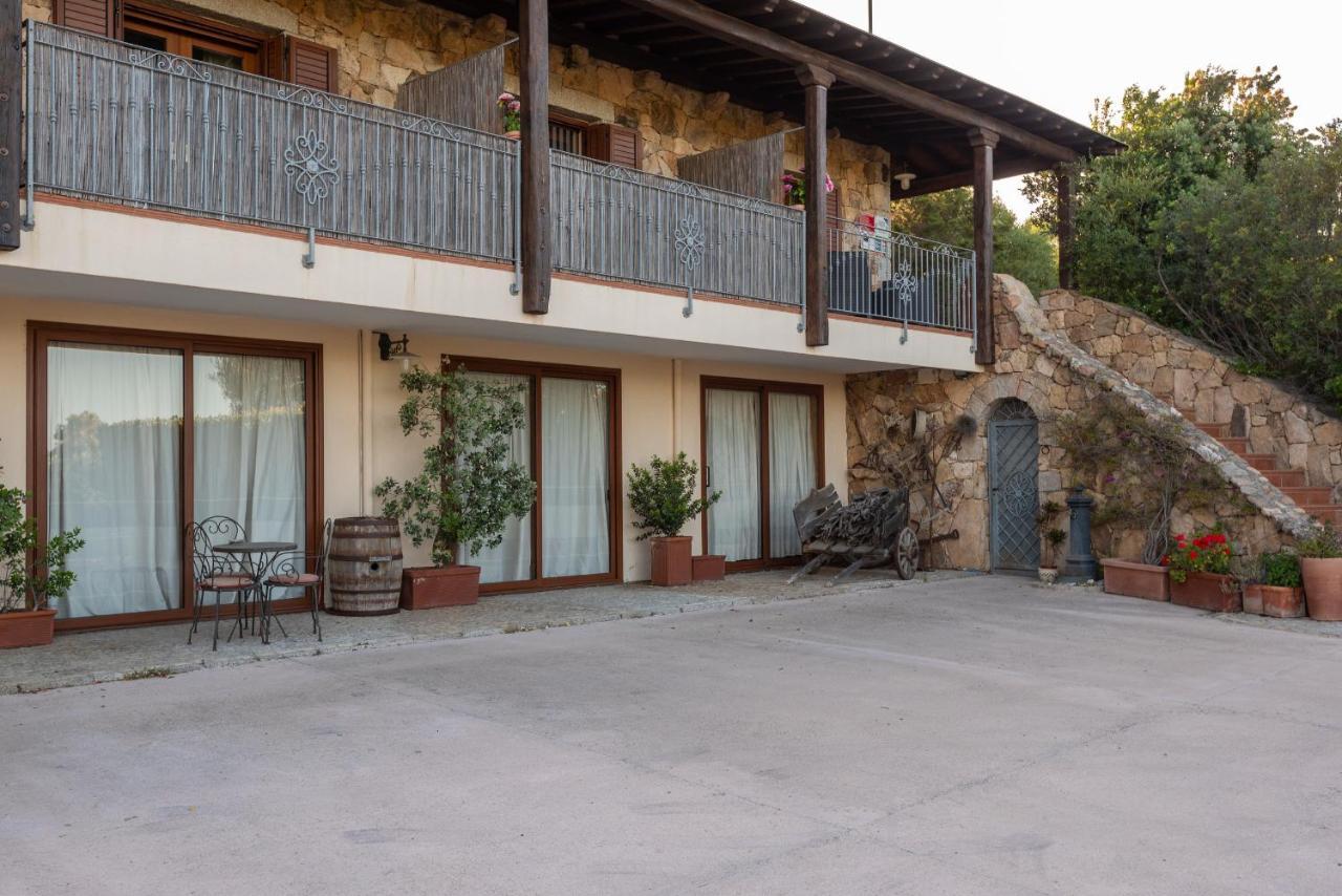 Affittacamere S'Alzola Porto Rotondo Exteriör bild