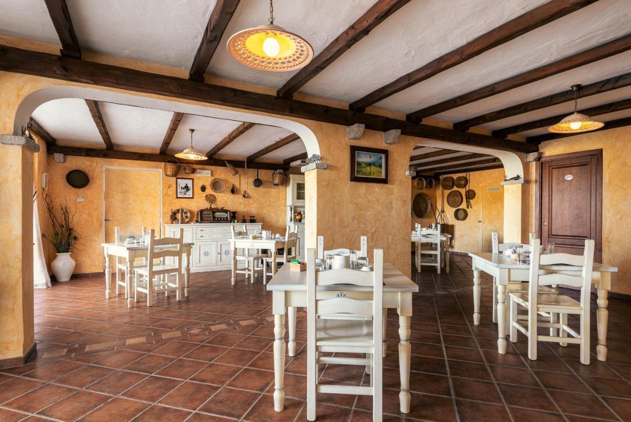 Affittacamere S'Alzola Porto Rotondo Exteriör bild