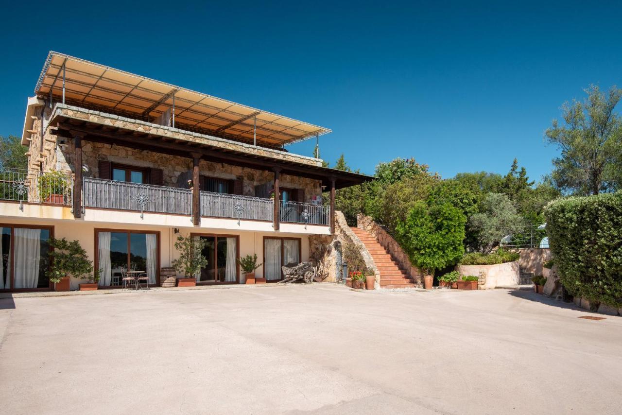 Affittacamere S'Alzola Porto Rotondo Exteriör bild