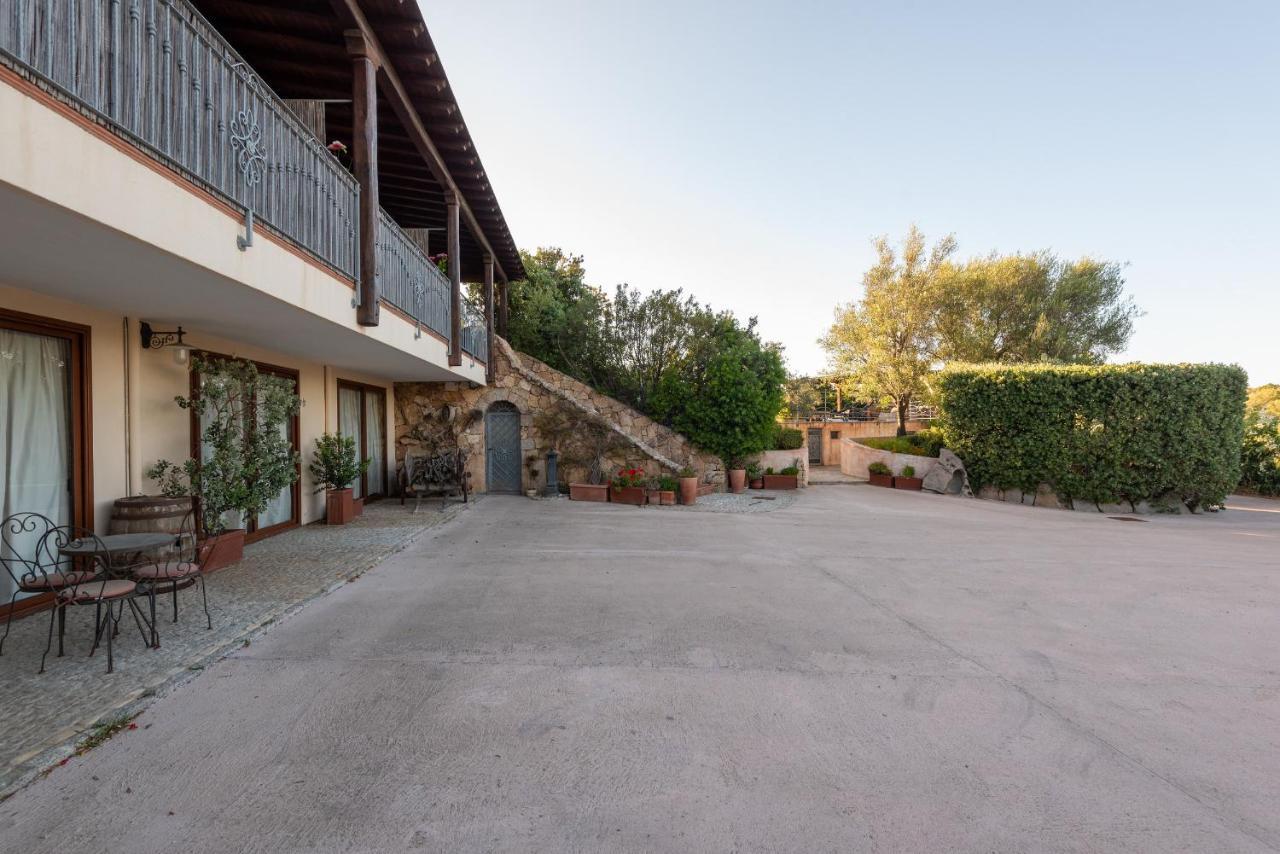 Affittacamere S'Alzola Porto Rotondo Exteriör bild