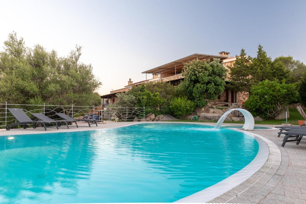 Affittacamere S'Alzola Porto Rotondo Exteriör bild