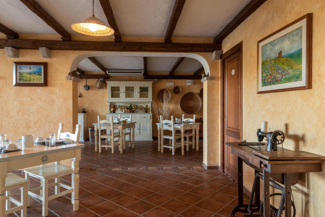 Affittacamere S'Alzola Porto Rotondo Exteriör bild